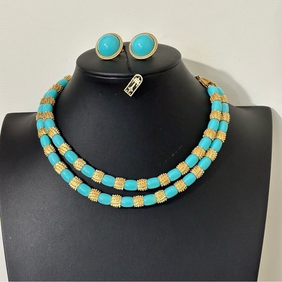 Trifari New with tags Vintage 2 pc set - Picture 1 of 12